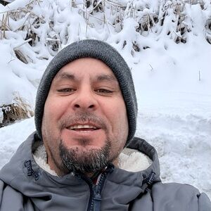 Meet your Posher, Carlos